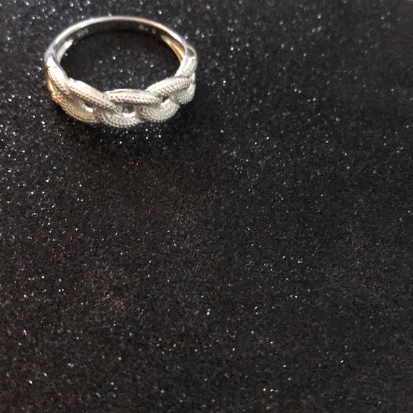 Sterling Silver Ring - Picture 4 of 6